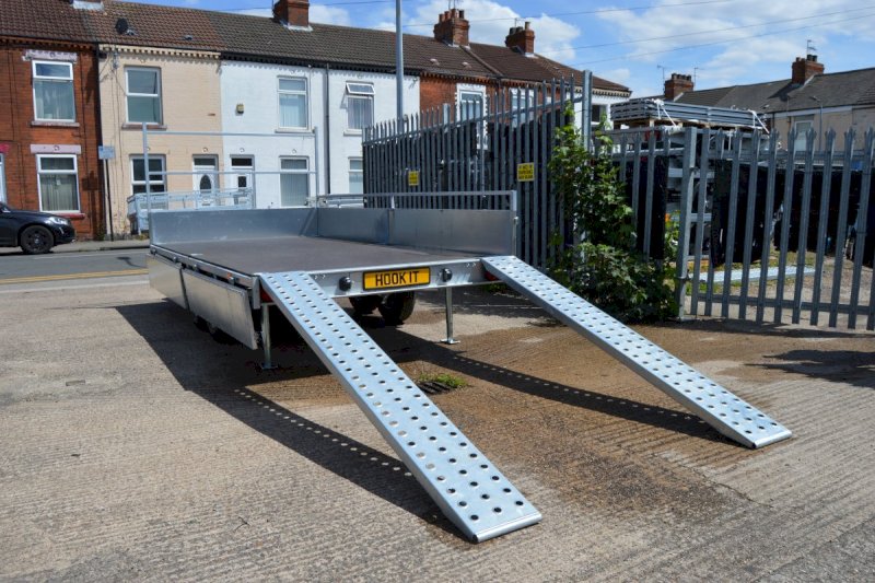 Dropside trailer with ladder rack Delta 4020